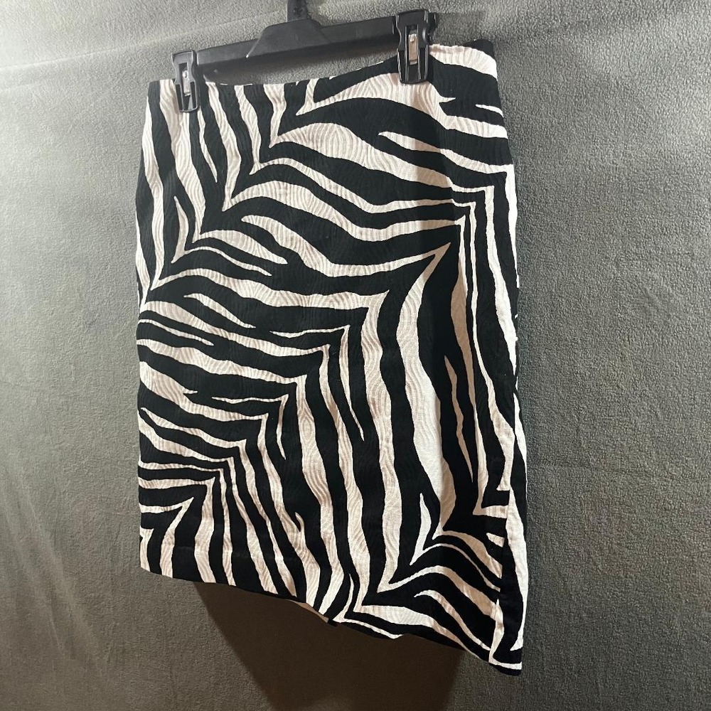 Talbots Zebra Print Pencil Skirt Womens 12 Black White Textured Cotton Lined - Picture 2 of 6